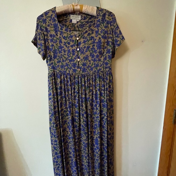 Blue Floral relaxed fit size 4 Petite Dress - Picture 2 of 4